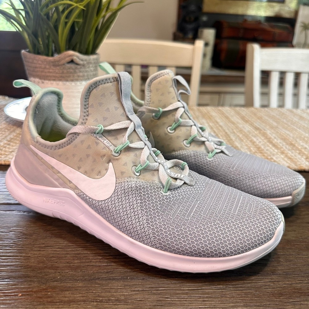 Nike Free TR 8‎ Women's Training Shoes Gray White Running Sneakers Size 9
